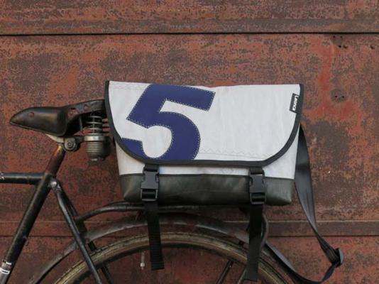 Messenger bag made from a Sail